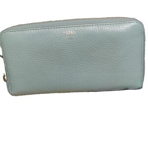 Fossil Women's Sydney Cow Hide Pebbled Leather Zip Around Wallet